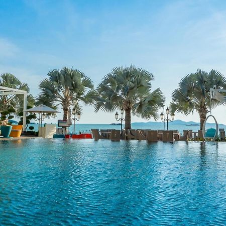 Lk Emerald Beach - Sha Extra Plus Pattaya Dış mekan fotoğraf Infinity pool at the hotel