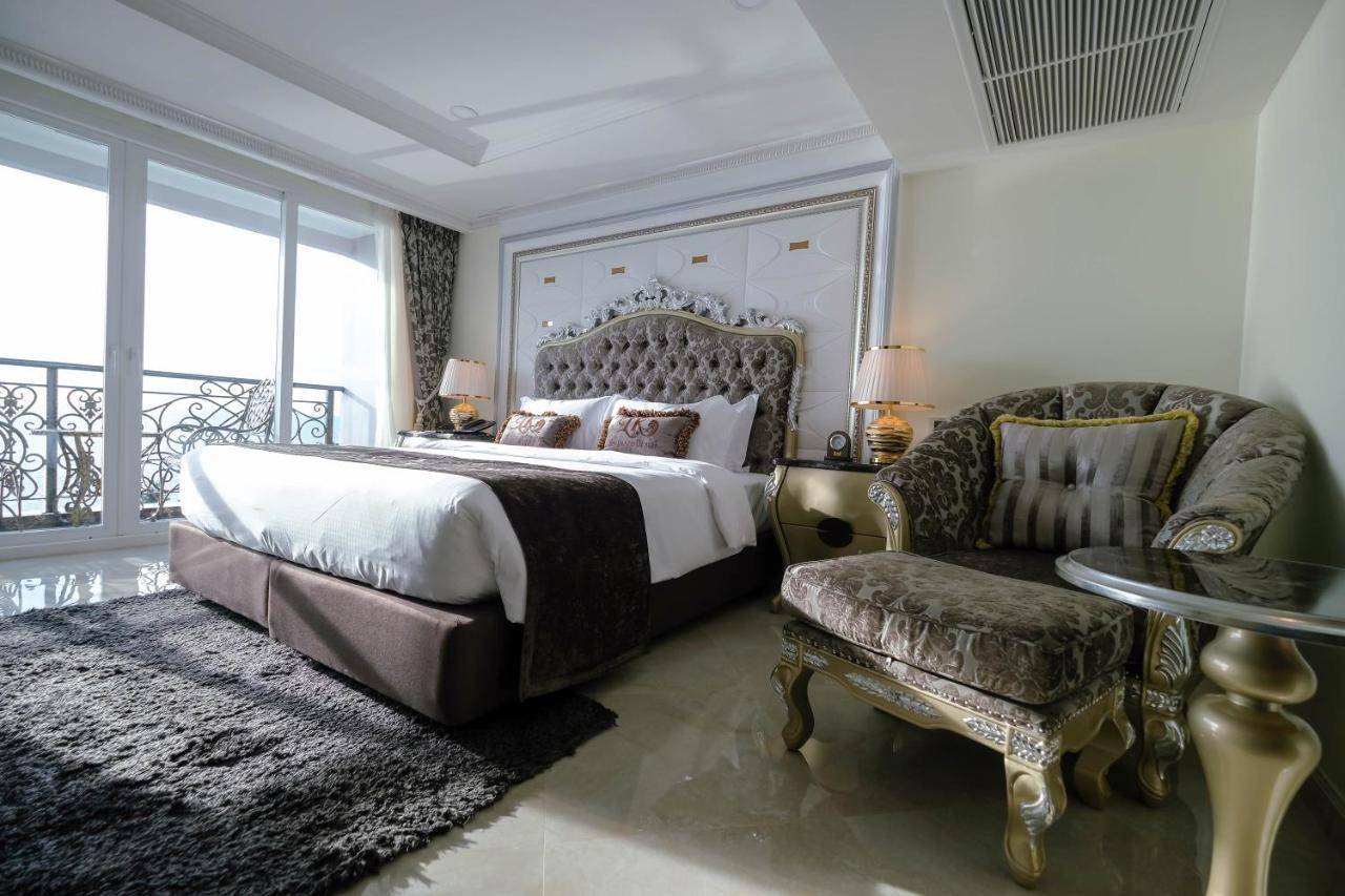 Lk Emerald Beach - Sha Extra Plus Pattaya Dış mekan fotoğraf A bedroom at the hotel
