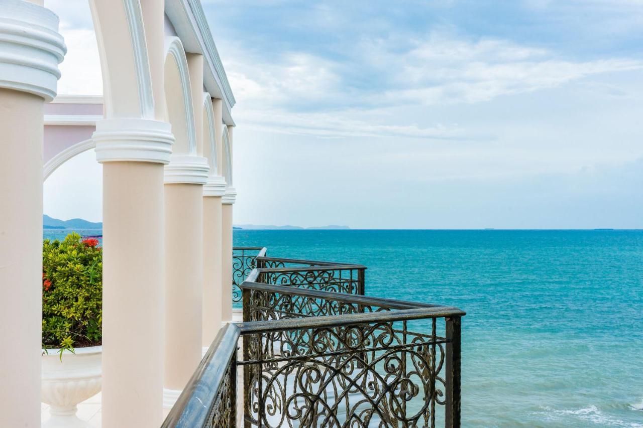 Lk Emerald Beach - Sha Extra Plus Pattaya Dış mekan fotoğraf Balcony with sea view