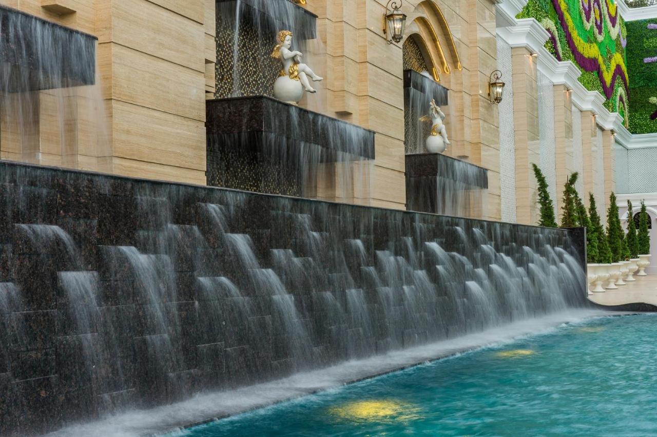 Lk Emerald Beach - Sha Extra Plus Pattaya Dış mekan fotoğraf Fountains at the Bellagio