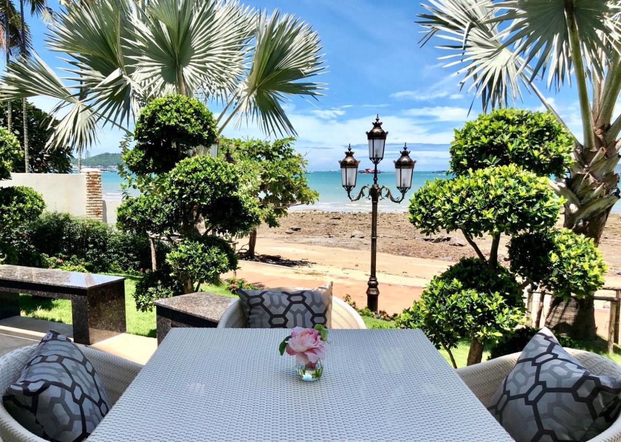 Lk Emerald Beach - Sha Extra Plus Pattaya Dış mekan fotoğraf View of the beach from the hotel